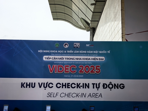 Latest company news about Zhongchuang Medical Group Co., Ltd. Successfully Participated in the 2025 Vietnam Dental Exhibition